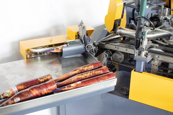 PRY-220/300 উচ্চ গতির আইসক্রিম কোণ টাইপ পেপার কাপ স্লিভ তৈরি করার মেশিন 10