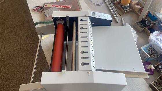 RD-V370FS Intelligent Computerized Paper Film Laminating Machine with Motor 110V/220V 1-3m/min 340mm Max Width